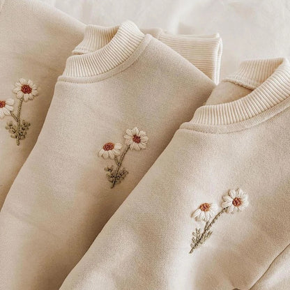 Pullover Sweatshirt and Jogger Set with Embroidered Daisy